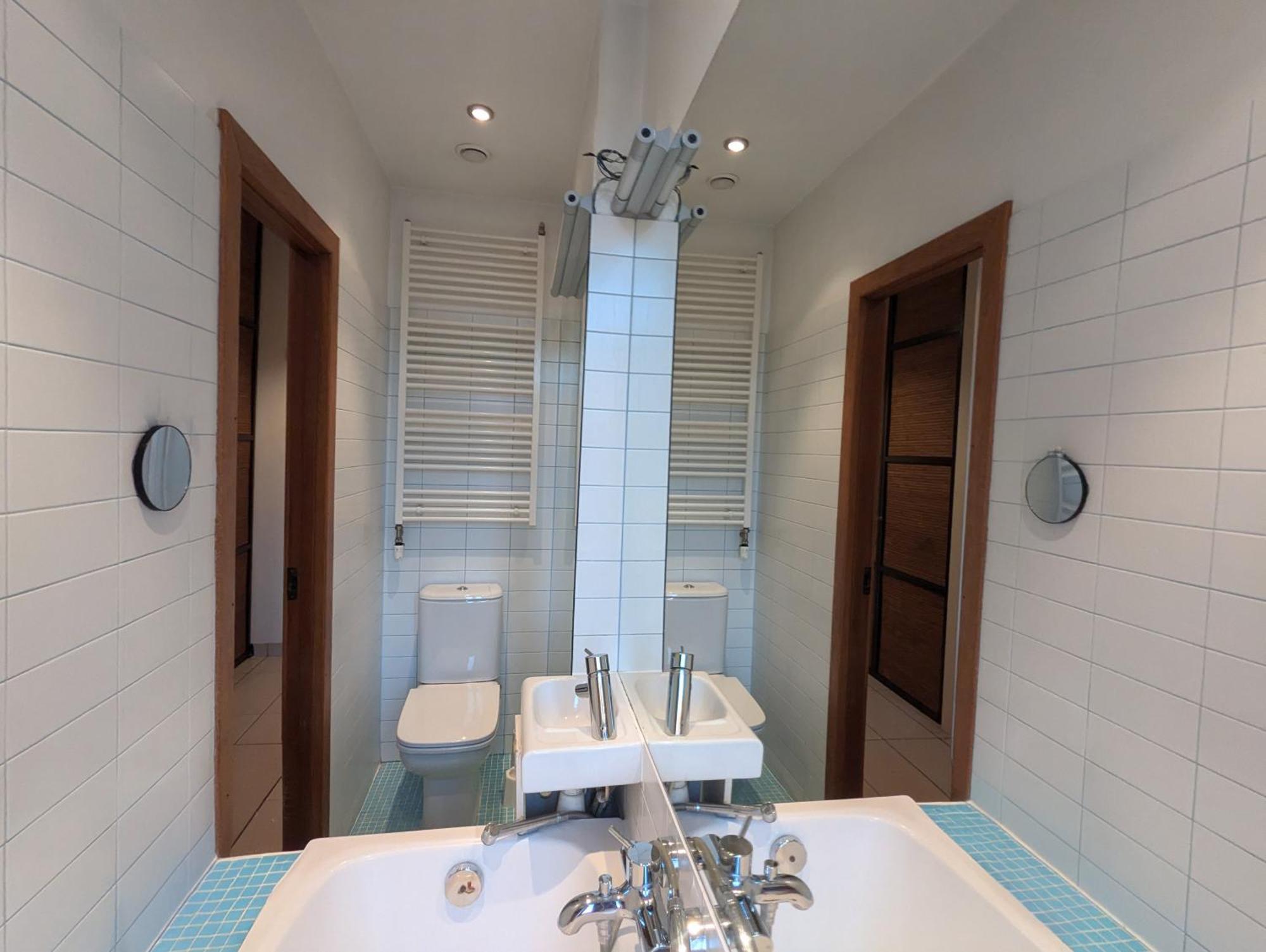 Huoneisto Midcentury Modern, Quiet, 40m With Bath