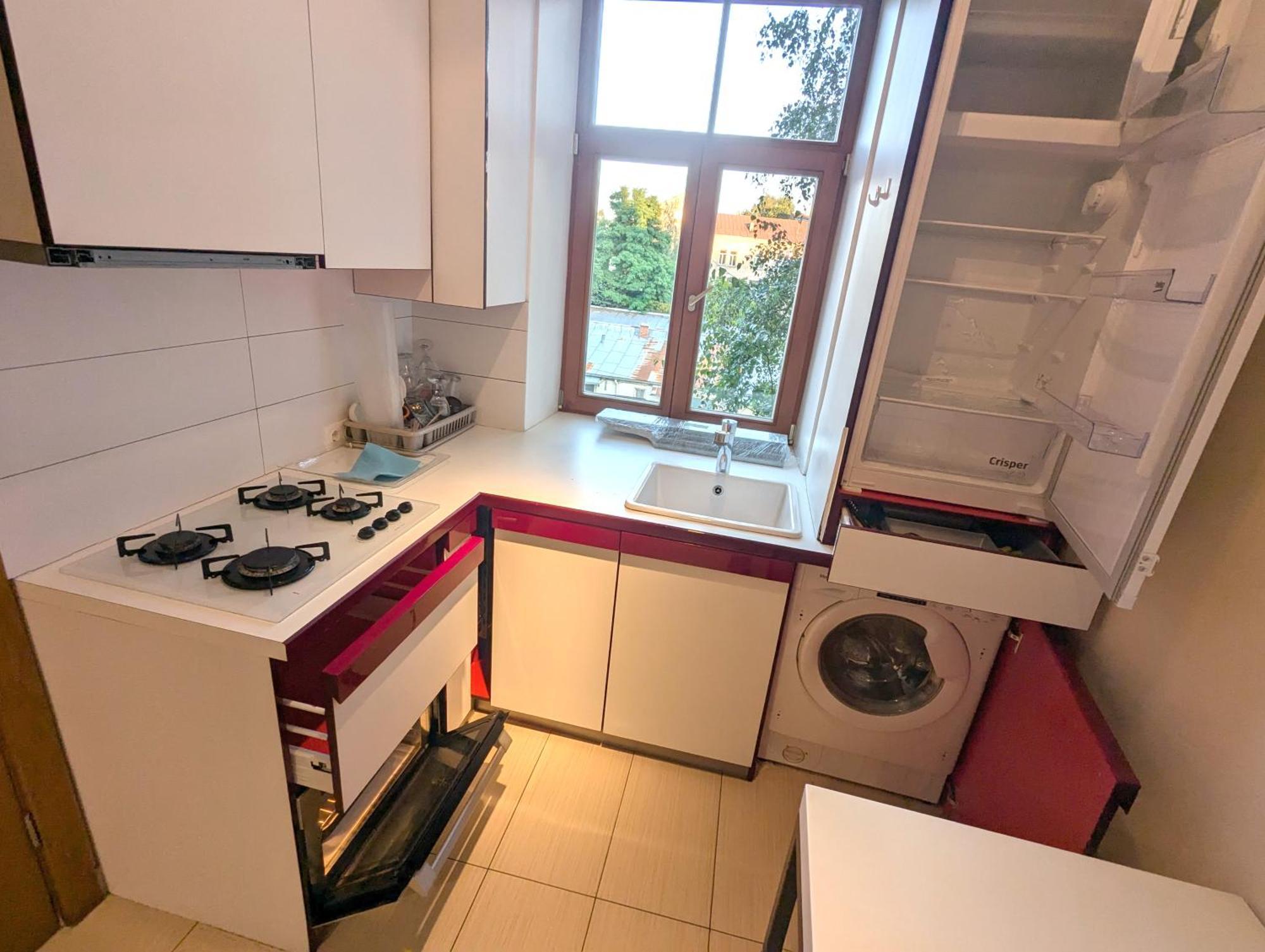 Midcentury Modern, Quiet, 40m With Bath Huoneisto *